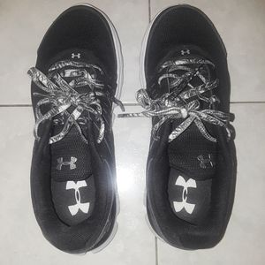 Under Armour Sneakers